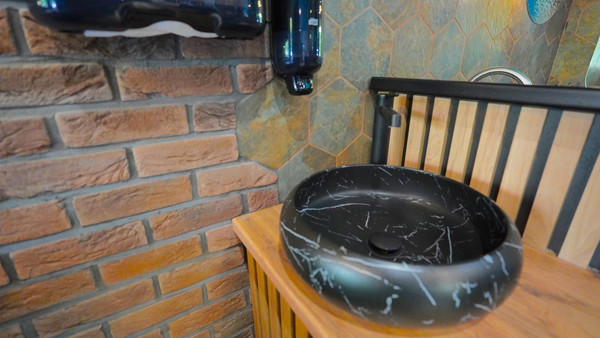 Продам торговое помещение 74 м2, Дзержинского ул, 133, Ставрополь г