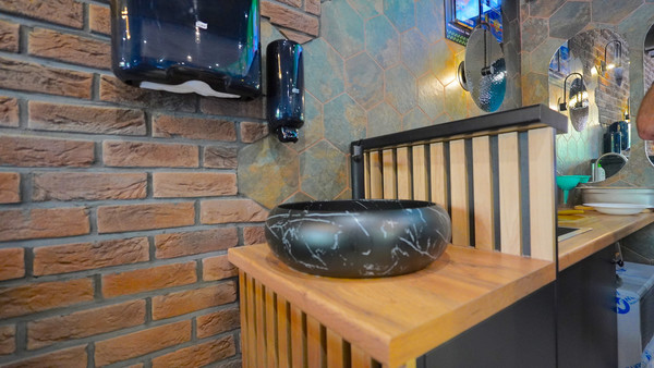 Продам торговое помещение 74 м2, Дзержинского ул, 133, Ставрополь г