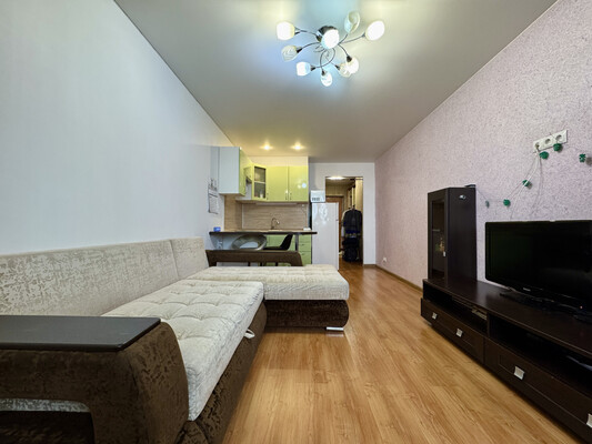 Продам однокомнатную (1-комн.) квартиру, Ленина ул, 184к5, Киров г