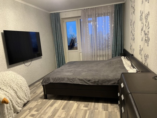 Продам трехкомнатную (3-комн.) квартиру, Ленина пр-кт, 35, Тосно г