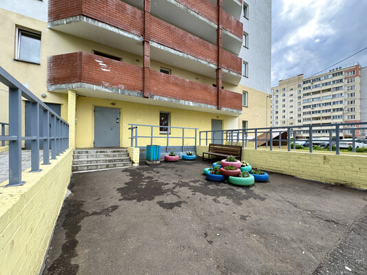 Продам однокомнатную (1-комн.) квартиру, Ленина ул, 184к5, Киров г