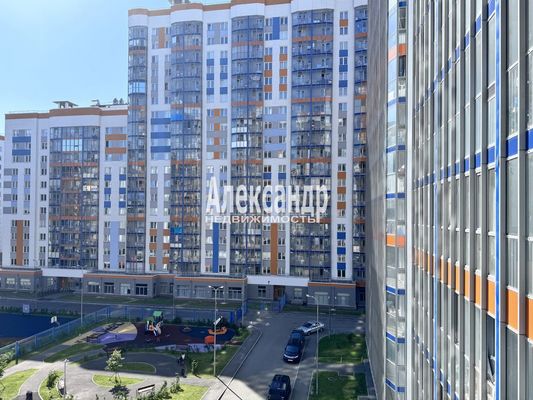 Продам однокомнатную (1-комн.) квартиру, Петровский б-р, 6к2, Мурино п