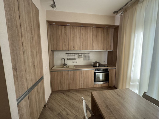 Продам трехкомнатную (3-комн.) квартиру, Горького ул, 168А, Калининград г