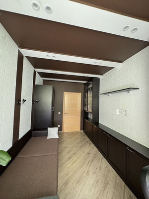 Продам трехкомнатную (3-комн.) квартиру, Горького ул, 168А, Калининград г