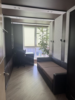Продам трехкомнатную (3-комн.) квартиру, Горького ул, 168А, Калининград г