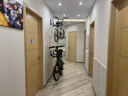 Продам трехкомнатную (3-комн.) квартиру, Горького ул, 168А, Калининград г