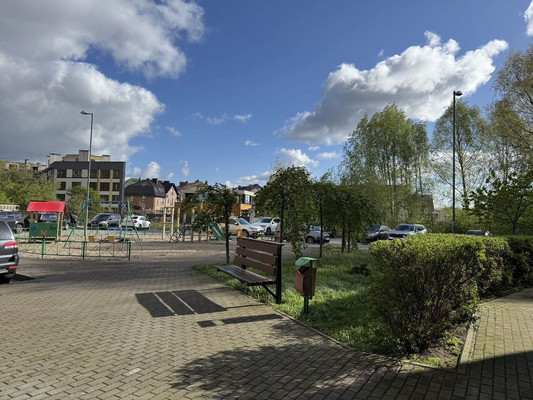 Продам трехкомнатную (3-комн.) квартиру, Горького ул, 168А, Калининград г
