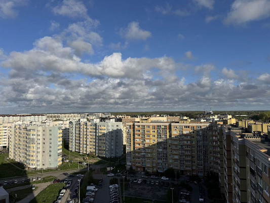 Продам трехкомнатную (3-комн.) квартиру, Горького ул, 168А, Калининград г