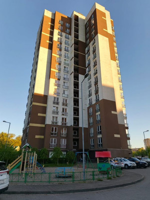 Продам трехкомнатную (3-комн.) квартиру, Горького ул, 168А, Калининград г