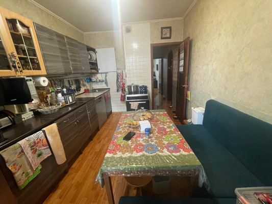 Продам трехкомнатную (3-комн.) квартиру, Марьинский Парк ул, 13, Москва г