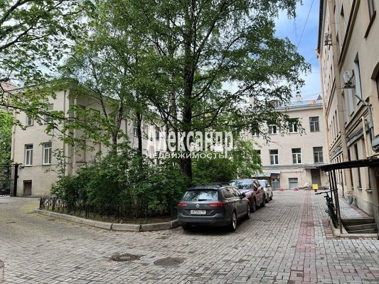 Продам трехкомнатную (3-комн.) квартиру, Декабристов ул, 36/1, Санкт-Петербург г