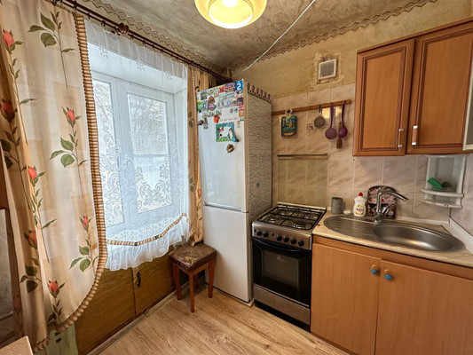 Продам двухкомнатную (2-комн.) квартиру, Калинина ул, 5/17, Ступино г
