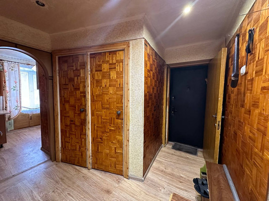Продам двухкомнатную (2-комн.) квартиру, Калинина ул, 5/17, Ступино г