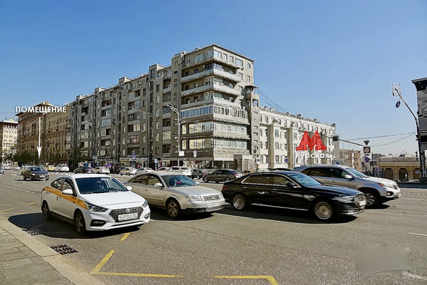 Продам торговое помещение 58,2 м2, Земляной Вал ул, 25, Москва г