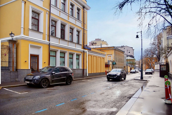 Продам торговое помещение 195,9 м2, Еропкинский пер, 16, Москва г