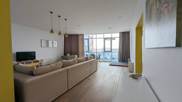Продам трехкомнатную (3-комн.) квартиру, Московская ул, 57к1, Краснодар г