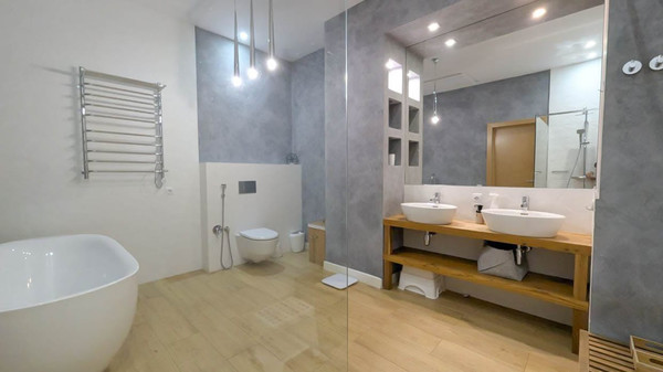 Продам трехкомнатную (3-комн.) квартиру, Московская ул, 57к1, Краснодар г