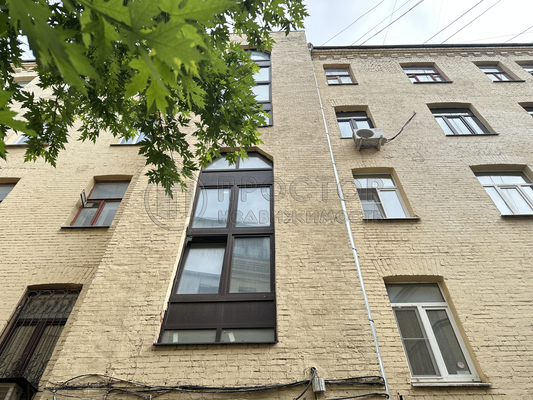 Продам трехкомнатную (3-комн.) квартиру, Козихинский М. пер, 10с2, Москва г