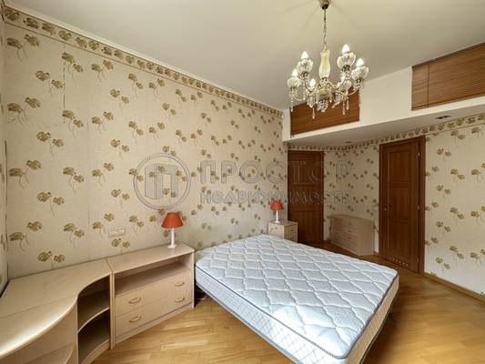Продам трехкомнатную (3-комн.) квартиру, Козихинский М. пер, 10с2, Москва г