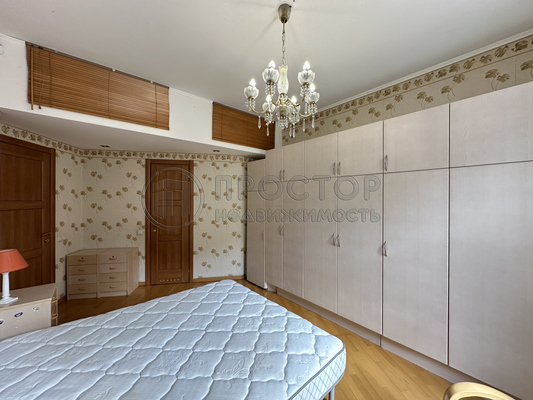 Продам трехкомнатную (3-комн.) квартиру, Козихинский М. пер, 10с2, Москва г
