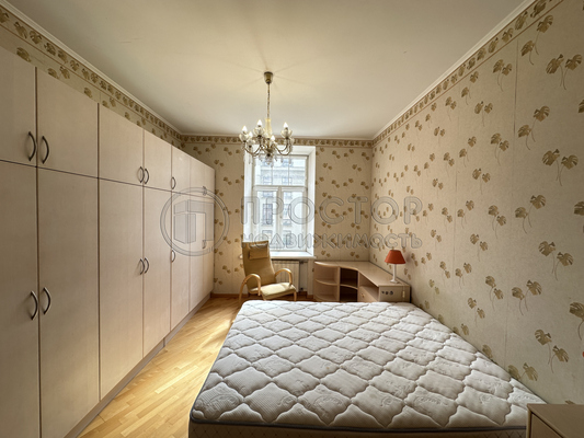 Продам трехкомнатную (3-комн.) квартиру, Козихинский М. пер, 10с2, Москва г