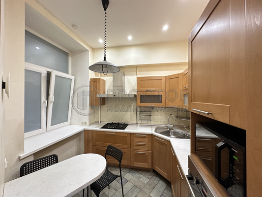 Продам трехкомнатную (3-комн.) квартиру, Козихинский М. пер, 10с2, Москва г