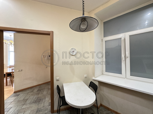 Продам трехкомнатную (3-комн.) квартиру, Козихинский М. пер, 10с2, Москва г