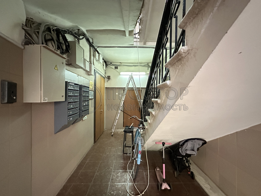 Продам трехкомнатную (3-комн.) квартиру, Козихинский М. пер, 10с2, Москва г