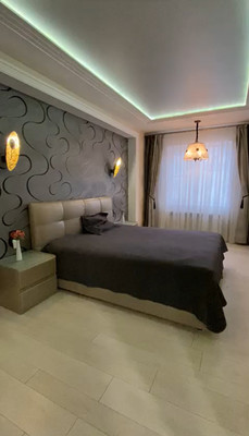 Продам трехкомнатную (3-комн.) квартиру, 1 мкр, 35, Кропоткин г