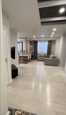 Продам трехкомнатную (3-комн.) квартиру, 1 мкр, 35, Кропоткин г