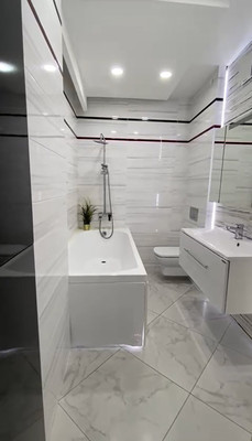 Продам трехкомнатную (3-комн.) квартиру, 1 мкр, 35, Кропоткин г