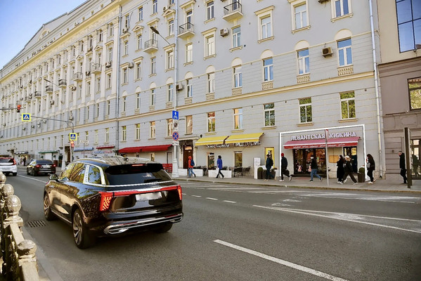 Продам торговое помещение 92,9 м2, Никитский б-р, 12, Москва г