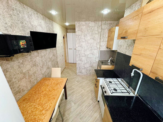 Продам двухкомнатную (2-комн.) квартиру, Вокзальная ул, 93к2, Комсомольск-на-Амуре г