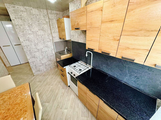 Продам двухкомнатную (2-комн.) квартиру, Вокзальная ул, 93к2, Комсомольск-на-Амуре г