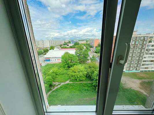 Продам двухкомнатную (2-комн.) квартиру, Вокзальная ул, 93к2, Комсомольск-на-Амуре г