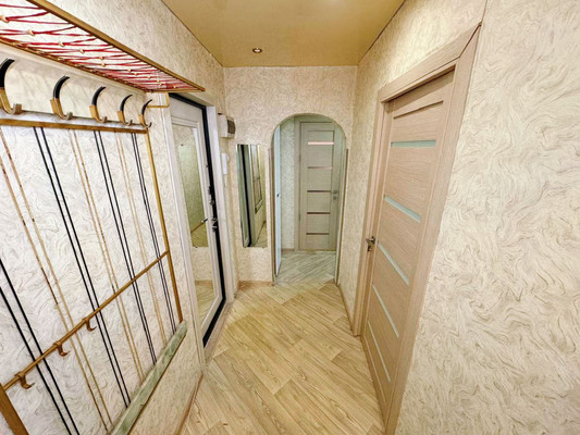 Продам двухкомнатную (2-комн.) квартиру, Вокзальная ул, 93к2, Комсомольск-на-Амуре г