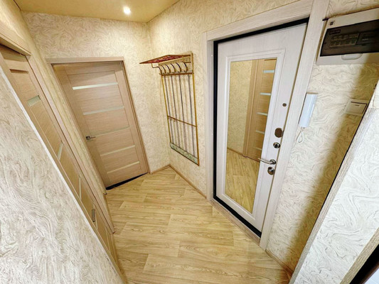 Продам двухкомнатную (2-комн.) квартиру, Вокзальная ул, 93к2, Комсомольск-на-Амуре г