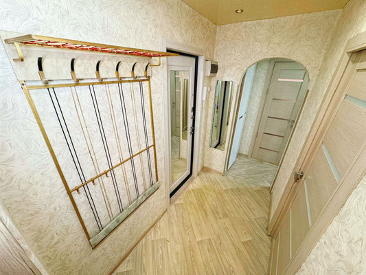 Продам двухкомнатную (2-комн.) квартиру, Вокзальная ул, 93к2, Комсомольск-на-Амуре г
