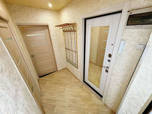 Продам двухкомнатную (2-комн.) квартиру, Вокзальная ул, 93к2, Комсомольск-на-Амуре г