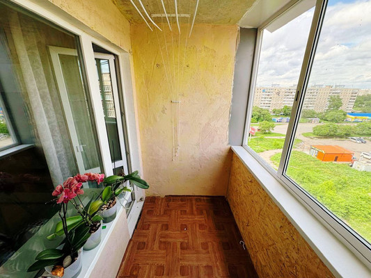 Продам двухкомнатную (2-комн.) квартиру, Вокзальная ул, 93к2, Комсомольск-на-Амуре г