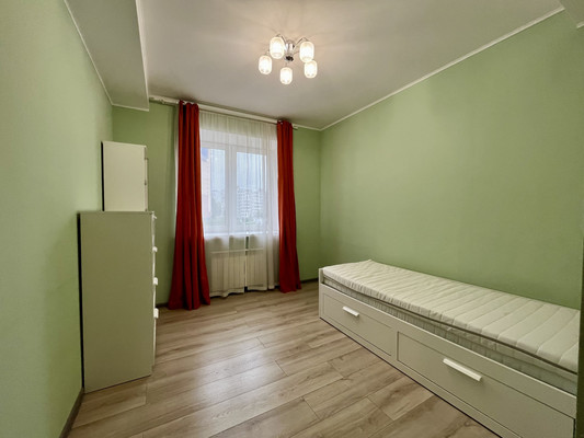 Продам двухкомнатную (2-комн.) квартиру, Дмитровская ул, 8, Базарово д