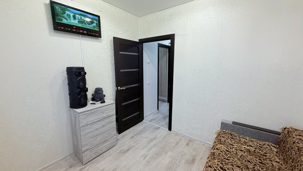 Продам трехкомнатную (3-комн.) квартиру, Маршала Кошевого ул, 40, Волгодонск г