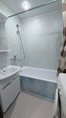 Продам трехкомнатную (3-комн.) квартиру, Маршала Кошевого ул, 40, Волгодонск г