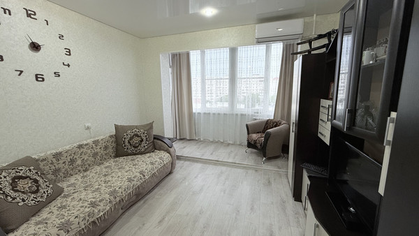 Продам трехкомнатную (3-комн.) квартиру, Маршала Кошевого ул, 40, Волгодонск г