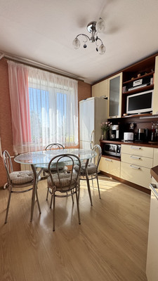Продам двухкомнатную (2-комн.) квартиру, Малышева ул, 11, Сыктывкар г