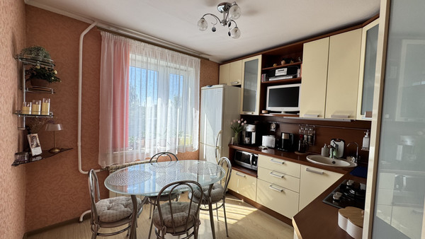 Продам двухкомнатную (2-комн.) квартиру, Малышева ул, 11, Сыктывкар г
