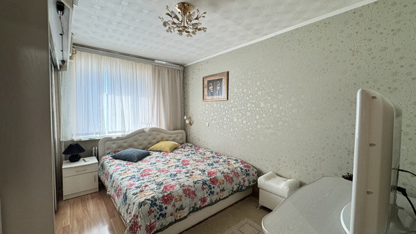 Продам двухкомнатную (2-комн.) квартиру, Малышева ул, 11, Сыктывкар г