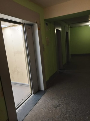Продам 4-комн. в 6-комн. квартире, Ударников пр-кт, 49к2, Санкт-Петербург г