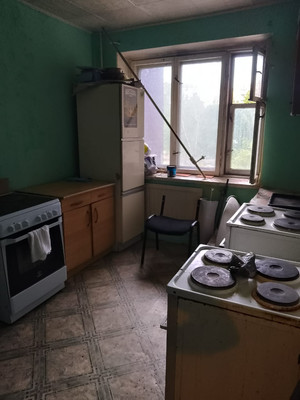 Продам 4-комн. в 6-комн. квартире, Ударников пр-кт, 49к2, Санкт-Петербург г