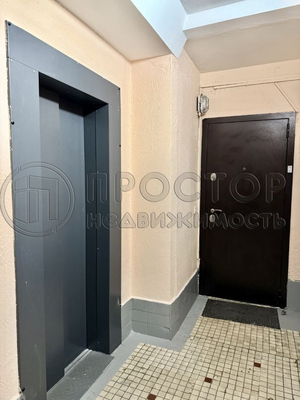 Продам трехкомнатную (3-комн.) квартиру, Генерала Антонова ул, 4к1, Москва г